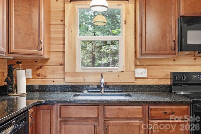 15 Trillium Trail, Nebo, NC 28761