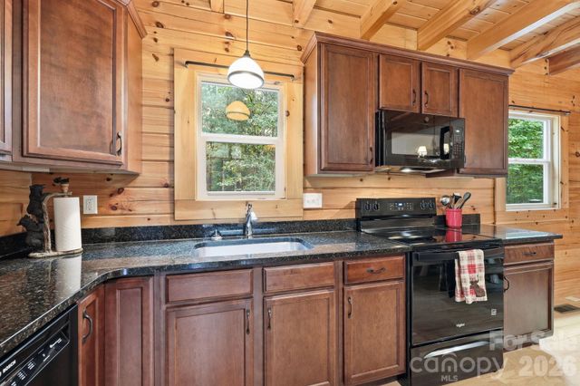 15 Trillium Trail, Nebo, NC 28761