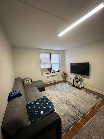 150-20 71st Avenue 2F, Kew Garden Hills, NY 11367