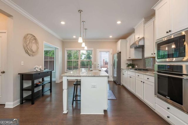 502 Via Secco Lane, Suwanee, GA 30024