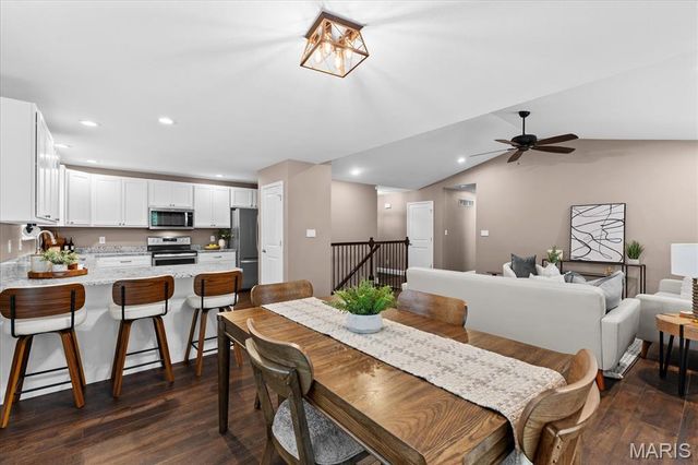 7994 Matterhorn Canyon Road, Caseyville, IL 62232