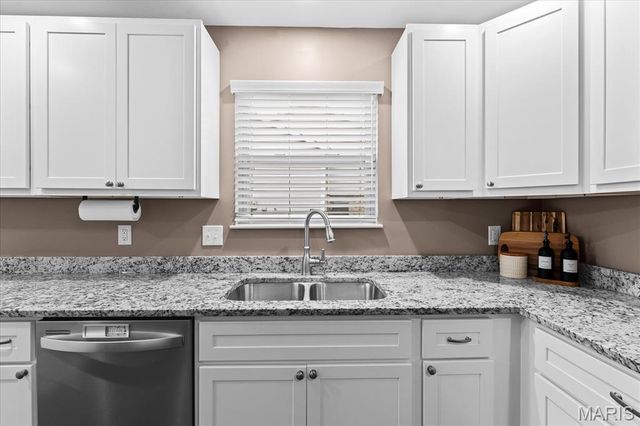7994 Matterhorn Canyon Road, Caseyville, IL 62232
