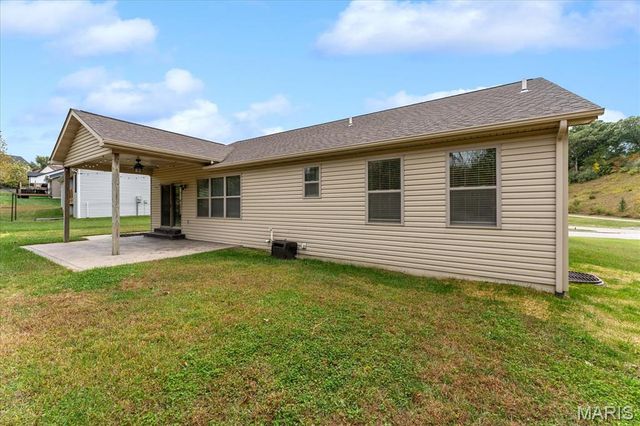 7994 Matterhorn Canyon Road, Caseyville, IL 62232