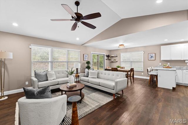 7994 Matterhorn Canyon Road, Caseyville, IL 62232