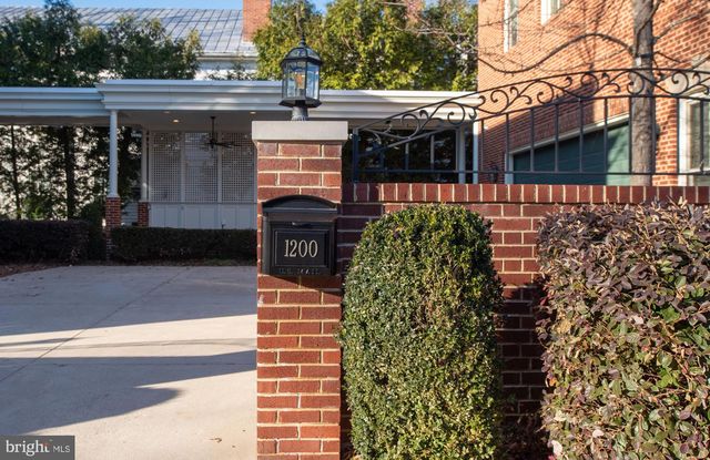 1200 PRINCE EDWARD ST, Fredericksburg, VA 22401