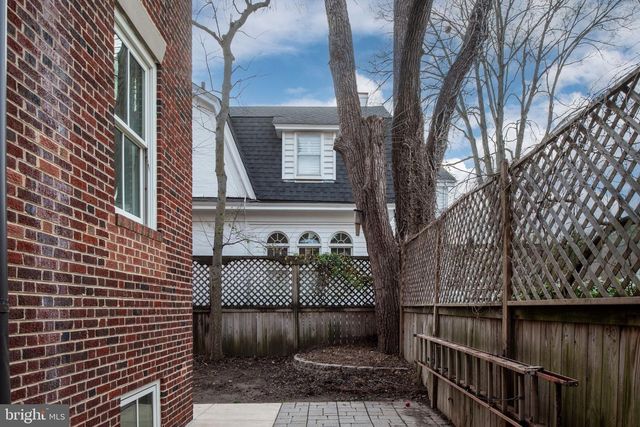 1200 PRINCE EDWARD ST, Fredericksburg, VA 22401