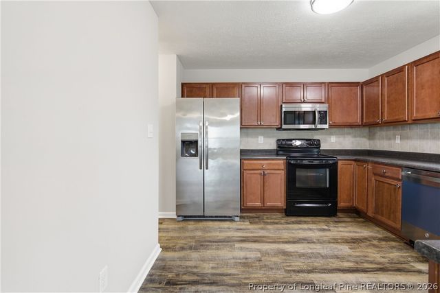 542 Gapway Court, Hope Mills, NC 28348