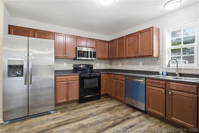 542 Gapway Court, Hope Mills, NC 28348