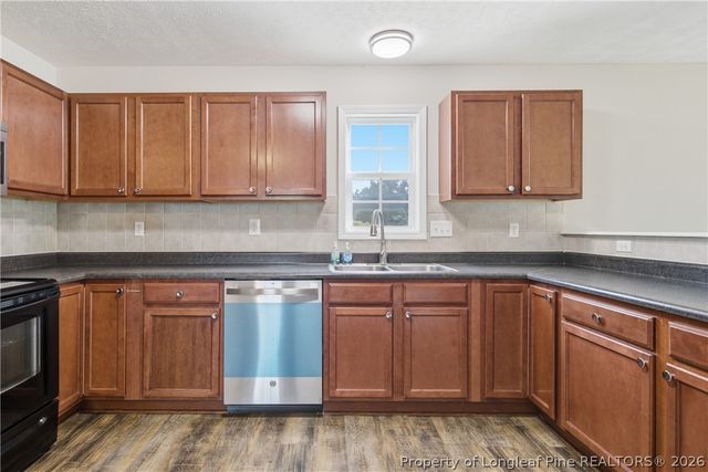 542 Gapway Court, Hope Mills, NC 28348