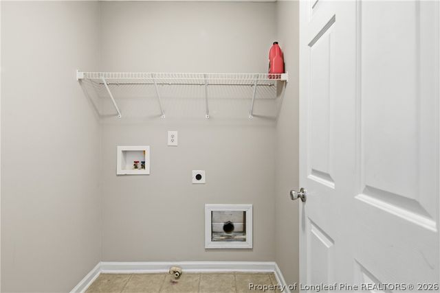 542 Gapway Court, Hope Mills, NC 28348