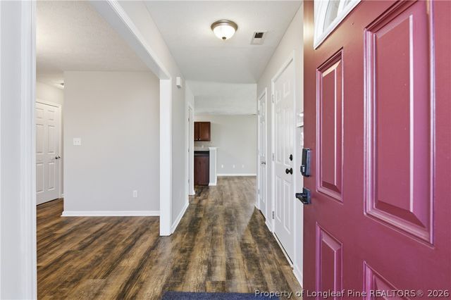 542 Gapway Court, Hope Mills, NC 28348