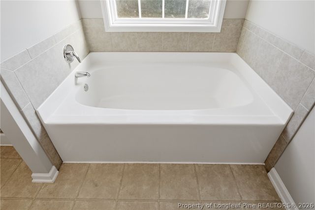 542 Gapway Court, Hope Mills, NC 28348