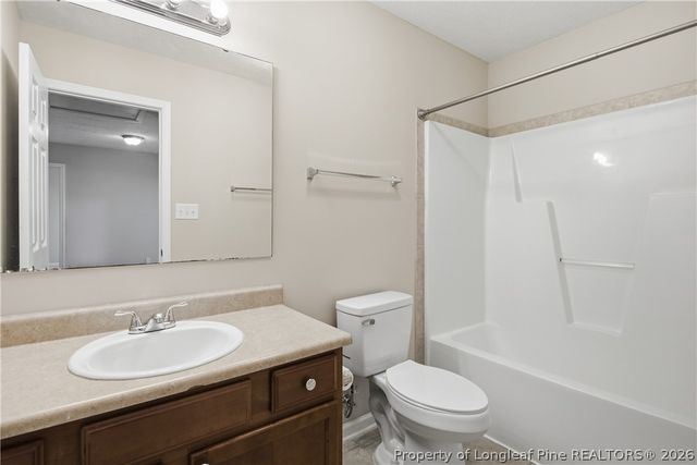 542 Gapway Court, Hope Mills, NC 28348