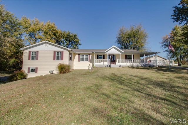 221 E Roosevelt Drive, Moro, IL 62067