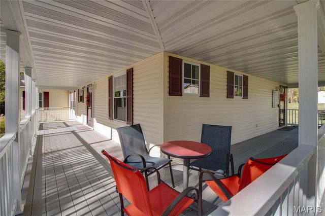 221 E Roosevelt Drive, Moro, IL 62067