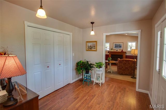 221 E Roosevelt Drive, Moro, IL 62067