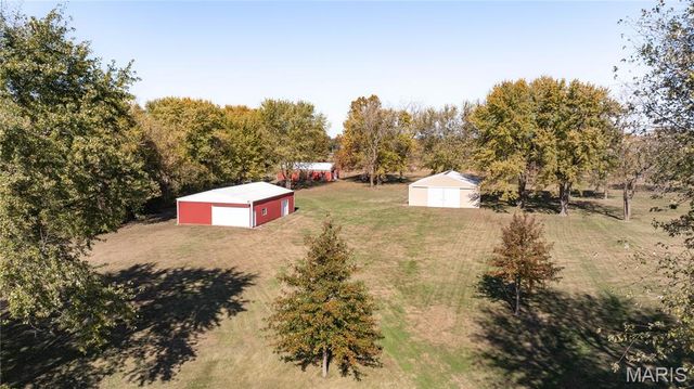 221 E Roosevelt Drive, Moro, IL 62067