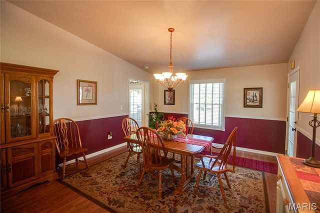 221 E Roosevelt Drive, Moro, IL 62067