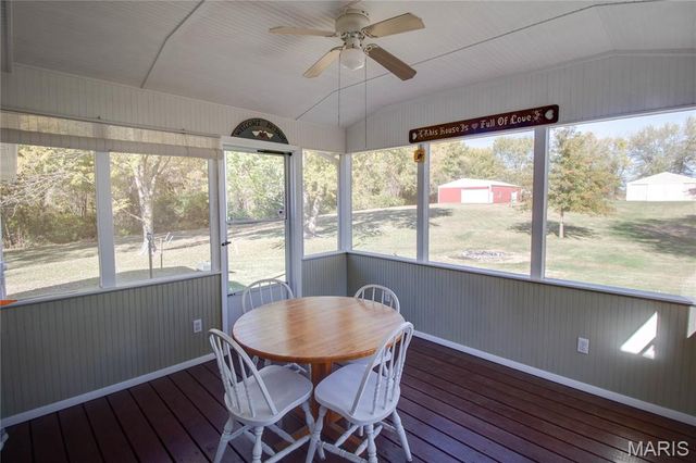 221 E Roosevelt Drive, Moro, IL 62067