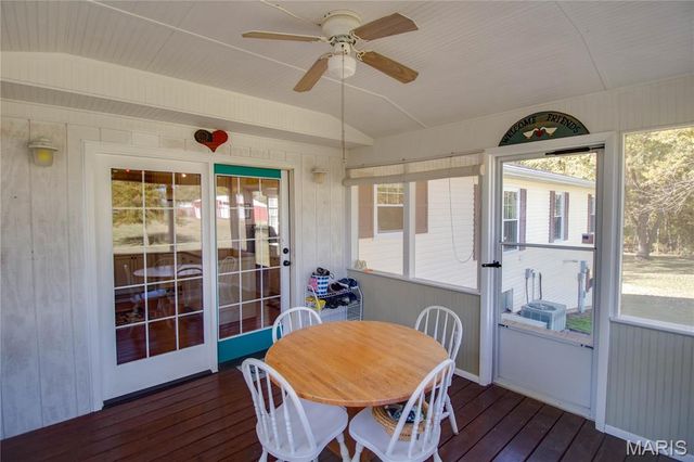 221 E Roosevelt Drive, Moro, IL 62067