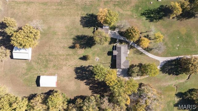 221 E Roosevelt Drive, Moro, IL 62067