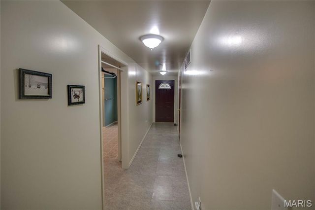 221 E Roosevelt Drive, Moro, IL 62067