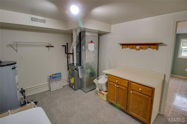 221 E Roosevelt Drive, Moro, IL 62067