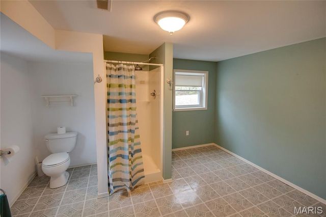 221 E Roosevelt Drive, Moro, IL 62067