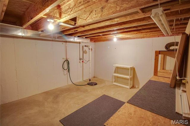 221 E Roosevelt Drive, Moro, IL 62067