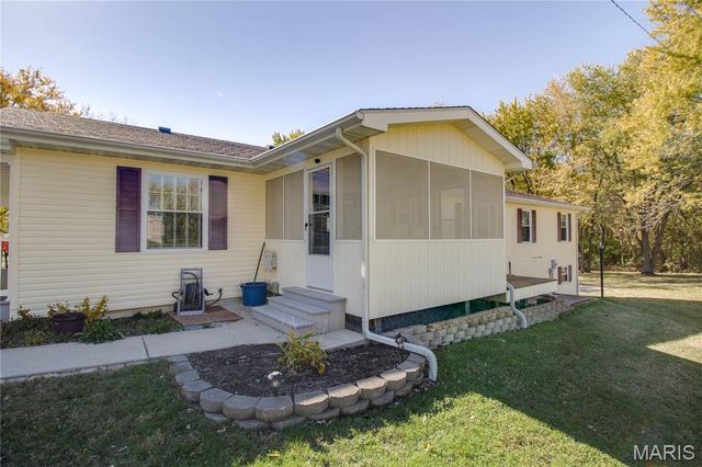 221 E Roosevelt Drive, Moro, IL 62067