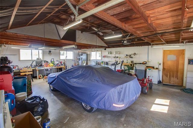 221 E Roosevelt Drive, Moro, IL 62067