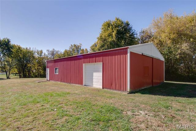 221 E Roosevelt Drive, Moro, IL 62067