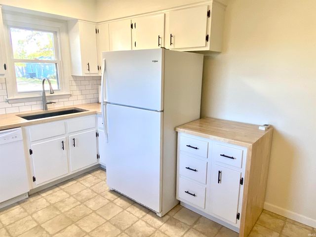 2051 Cass Avenue, Evansville, IN 47714