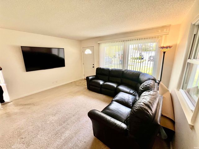 2051 Cass Avenue, Evansville, IN 47714