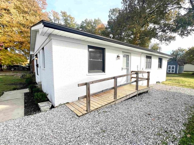 2051 Cass Avenue, Evansville, IN 47714