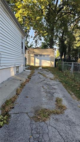 6018 E 12th Terrace, Kansas City, MO 64126