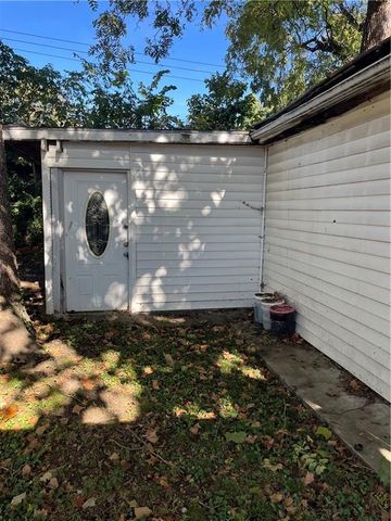 6018 E 12th Terrace, Kansas City, MO 64126