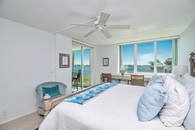 8200 Lakeshore Drive 202, Hypoluxo, FL 33462
