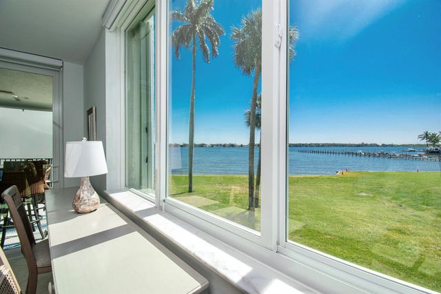 8200 Lakeshore Drive 202, Hypoluxo, FL 33462