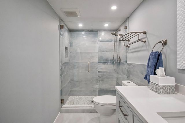 8200 Lakeshore Drive 202, Hypoluxo, FL 33462