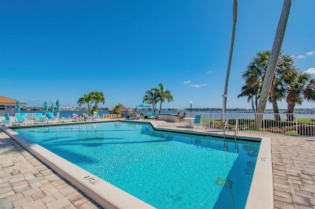 8200 Lakeshore Drive 202, Hypoluxo, FL 33462