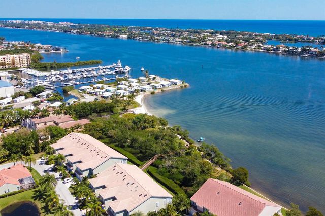 8200 Lakeshore Drive 202, Hypoluxo, FL 33462