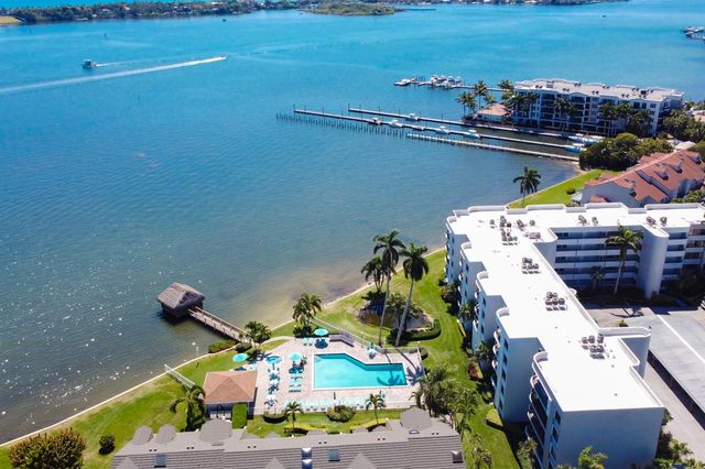 8200 Lakeshore Drive 202, Hypoluxo, FL 33462