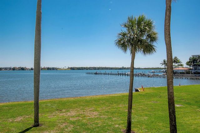 8200 Lakeshore Drive 202, Hypoluxo, FL 33462