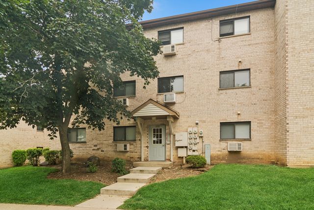 508 SPRUCE Drive 2A, Palatine, IL 60074