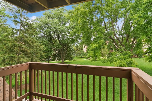 508 SPRUCE Drive 2A, Palatine, IL 60074