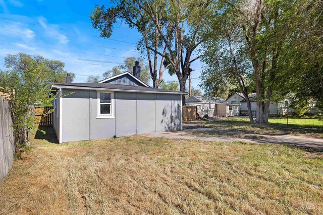 581 Adams St, Twin Falls, ID 83301
