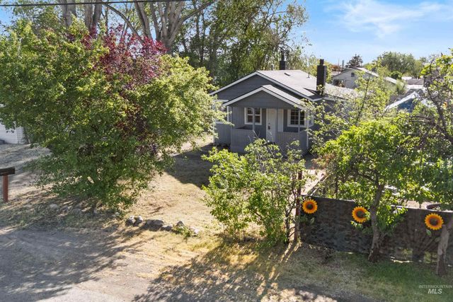 581 Adams St, Twin Falls, ID 83301
