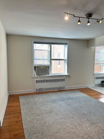 105-37 64th Avenue 6E, Forest Hills, NY 11375