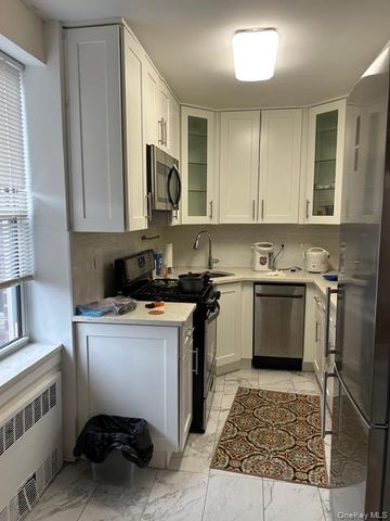 105-37 64th Avenue 6E, Forest Hills, NY 11375